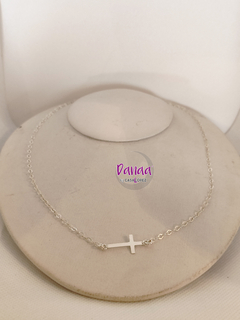 Collar Alicia. Hecho de plata con cruz de 52 centrímetros - comprar en línea