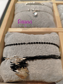 Pulsera Sabrina. Hecha de plata pavonada - comprar en línea