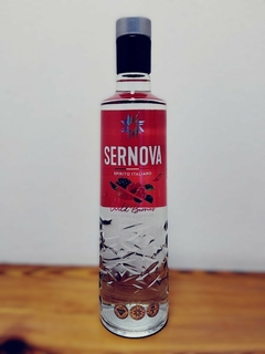 VODKA SERNOVA WILDBERRY X 700 ML en internet