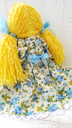 Boneca de Pano Articulada Algodão Vestido Tecido Floral Azul - loja online