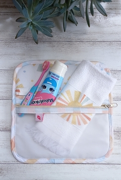 Kit Higiene Necessaire Toalha de Mão Raio de Sol - comprar online