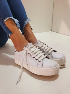 Zapatilla CHARLI de cuero Viamo blanca