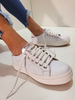 Zapatilla CHARLI de cuero Viamo blanca - comprar online