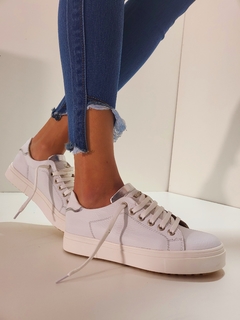 Zapatilla CHARLI de cuero Viamo blanca - Stile Kapirosa