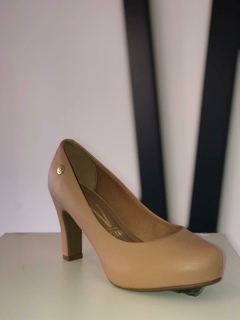 STILETTO CON PLATAFORMA INTERNA NUDE