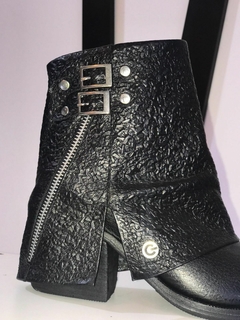 Botas de cuero negro con solapa - Stile Kapirosa