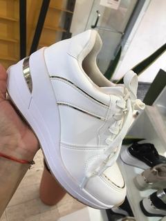 ZAPATILLA TACO CHINO VIZZANO BLANCO CON DORADO en internet