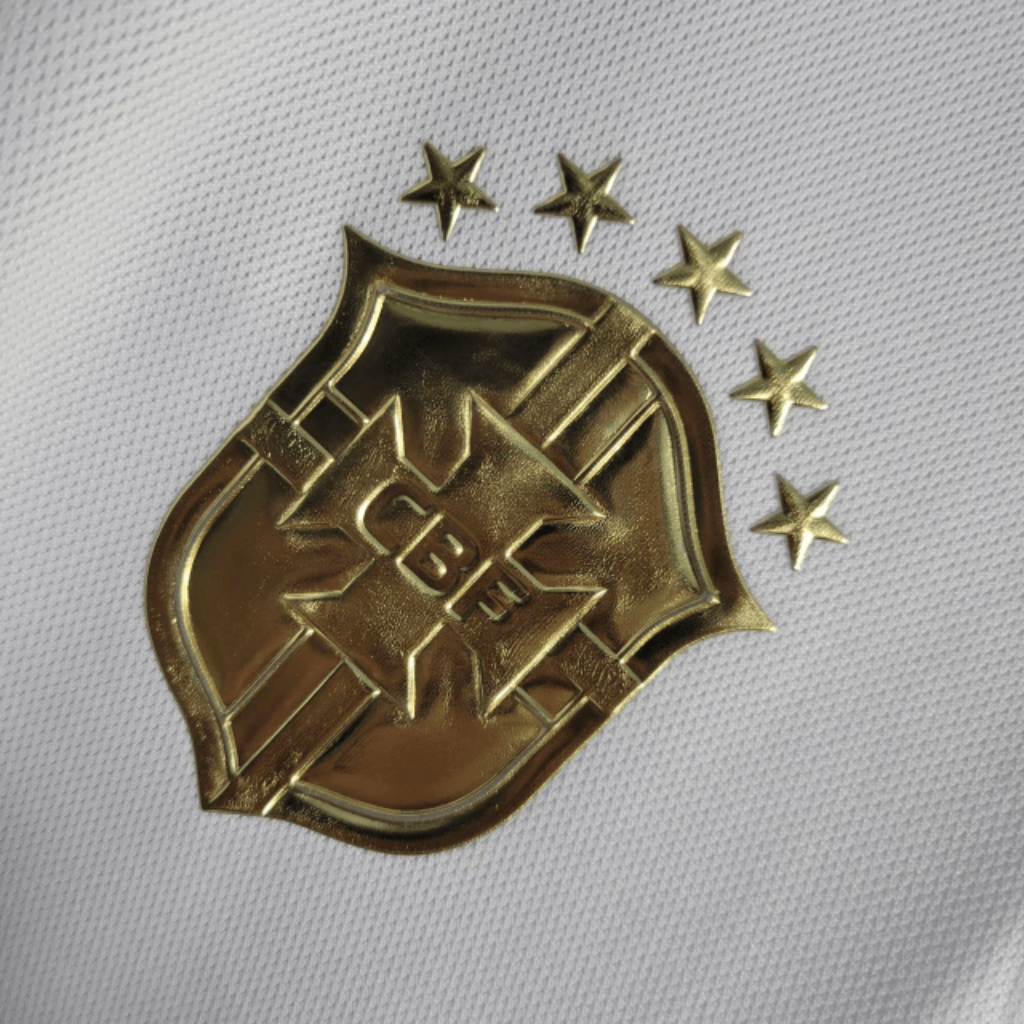 Camisa Da Seleção Brasileira Full Branca C/ Escudo Dourado Edição