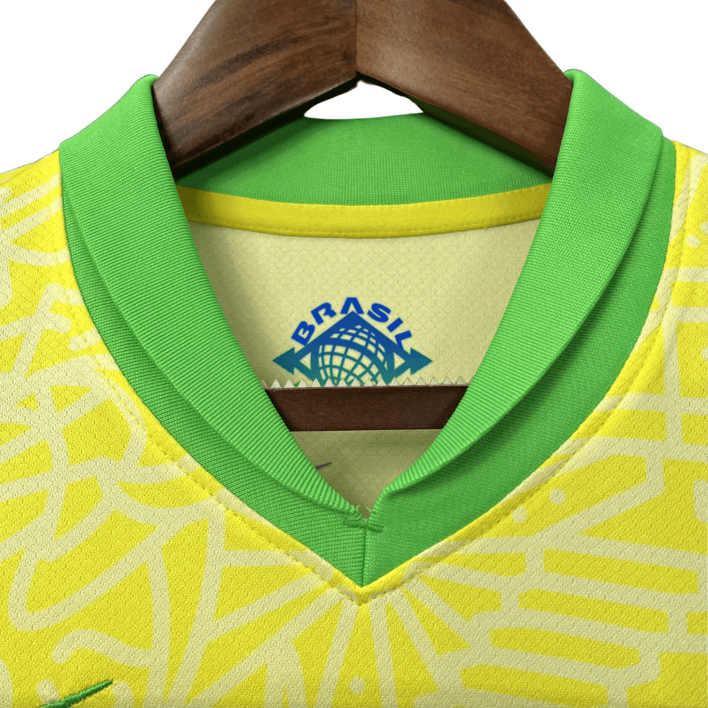 Camiseta Nike Brasil Concentração Masculina Verde / Amarela