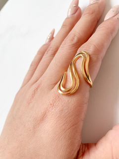 Curves Ring