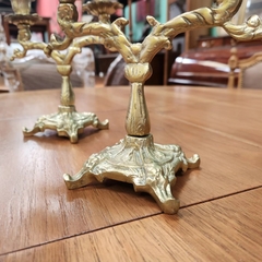 Imagen de PAR DE CANDELABROS DOS BRAZOS BRONCE