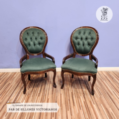 PAR DE SILLONES VICTORIANOS