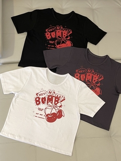 REMERA CHERRY BOMB