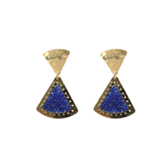 TRIANGLE EARRING WOVEN WITH BEADS