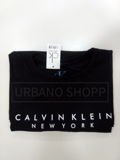 Camiseta Calvin Klein NY Clássica Gola C US505 na internet