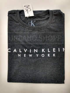 Camiseta Calvin Klein NY Clássica Gola C US505 - Urbano Shopp