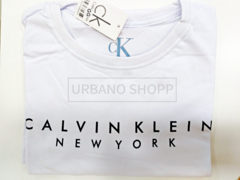 Camiseta Calvin Klein NY Clássica Gola C US505 - comprar online