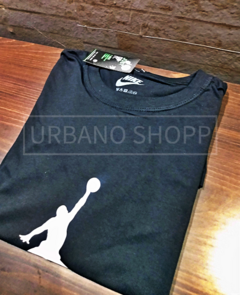 Camiseta Nike Jumpman Gola C US502