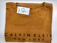 Imagem do Camiseta Calvin Klein NY Clássica Gola C US505