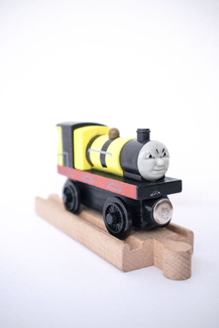 Tren Bee James de Madera - Thomas & Friends - Importado en internet