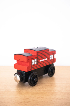 Vagón Sodor Line Rojo de Madera - Thomas & Friends - Importado - comprar online