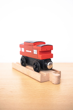 Vagón Sodor Line Rojo de Madera - Thomas & Friends - Importado en internet