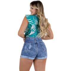 Short Jeans Feminino Cintura Alta Destroyed na internet