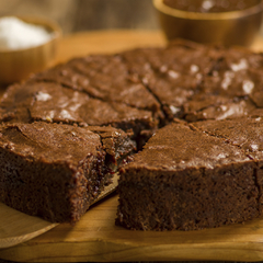 Brownie de chocolate meio amargo com Caramelo e Flor de Sal - comprar online