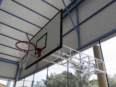 ESTRUTURA TRELIÇADA COM TABELA DE BASQUETE LAMINADO