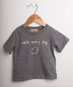 Remera Bebe MC Smile Everyday (Gris Oscuro)