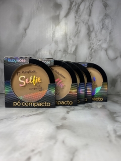 Polvo compacto selfie RubyRose