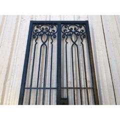 Puerta de frente o entrada antigua de hierro forjado con marco código 11077 en internet