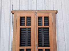 Ventana De Madera Cedro Con Celosias Cod.12371 Chapasusadas en internet