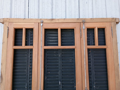 Ventana De Madera Cedro Con Celosias Cod.12374 Chapasusadas en internet