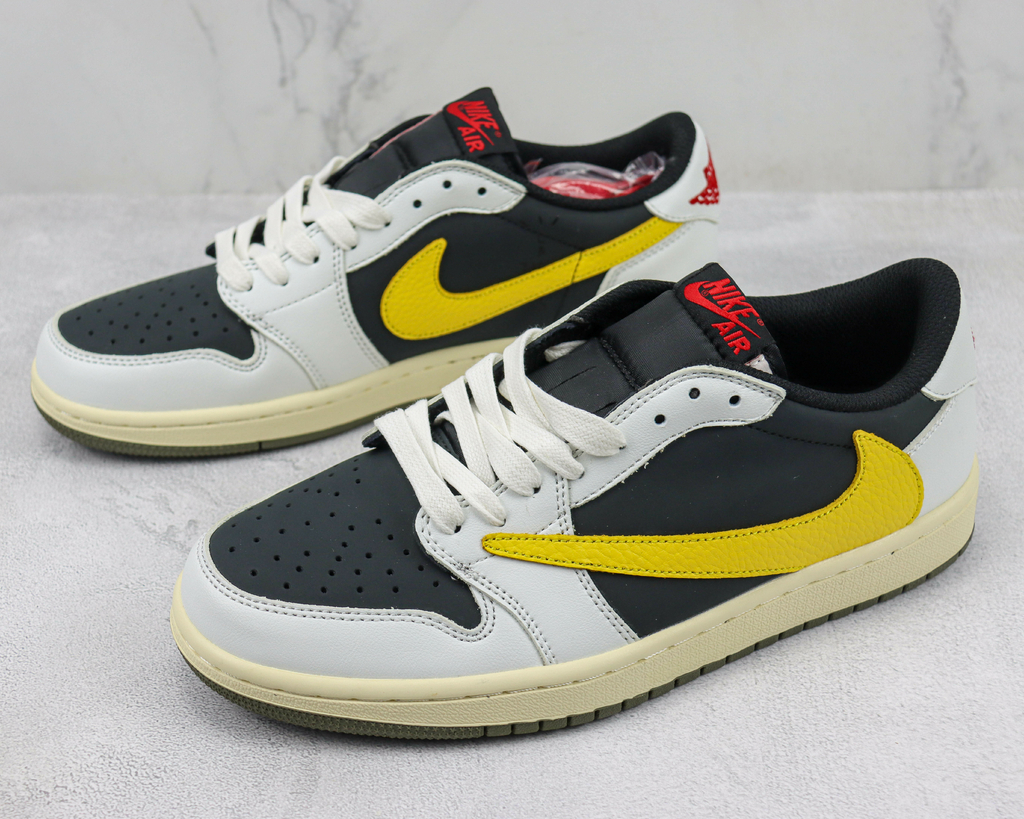 Yellow black and white air hot sale jordan 1