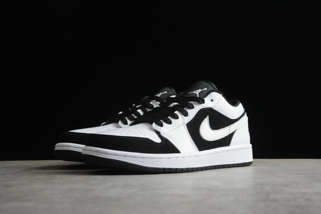 Black and white hot sale air jordan ones