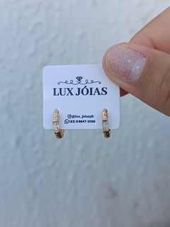 ARGOLA MINI COM ZIRCÔNIA RETANGULAR