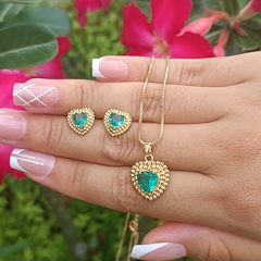 CONJUNTO CORAÇÃO VERDE ESMERALDA BANHADO A OIRO 18 K - comprar online