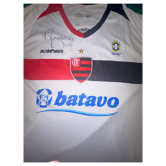 Camisa Oficial Flamengo 2010 - Olympikus - Autografada por Ronaldinho Gaúcho na internet