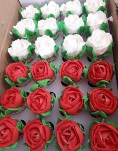 Mini Cupcake FLOR - Tanda Confeitaria 