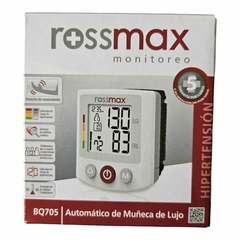 Baumanómetro digital de muñeca de lujo Rossmax, modelo BQ705, con pantalla que muestra los valores de presión arterial.