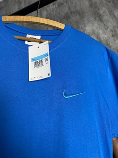 CAMISA NIKE BORDADA BASICA na internet