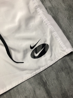 BERMUDA ELASTANO NIKE WHITE - comprar online