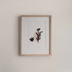 Minimalist flower print to download and print on internet