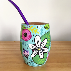 Mate pintado a mano con bombilla. Flor blanca - tienda online