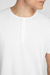 Camiseta de Algodão Egípcio Henley Manga Curta Branca - BISPO | MODA MASCULINA
