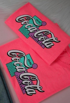 T-shirt Coca-Cola Rosa Neon - comprar online