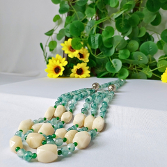 Colar de Pedras Naturais Tailandês em Jade Verde e Quartzo Branco da Coleção Lúcia Helena