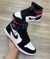 Air Jordan 1 - Preto com Branco e Vermelho