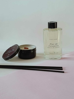 Kit Aromatizador de Varetas + Vela Aromática Flor de Cerejeira - Classic Home - comprar online